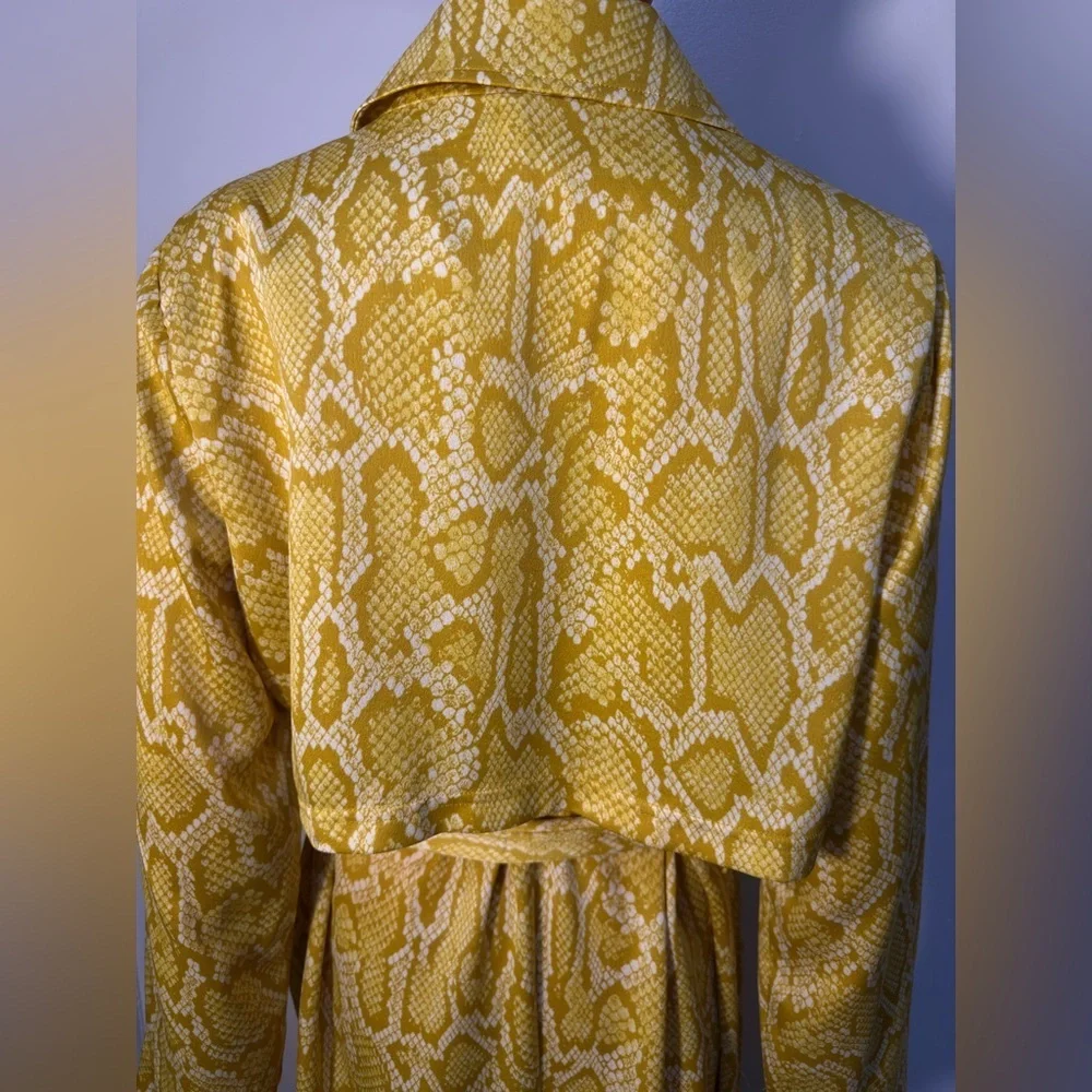 Lisa Rinna Collection Yellow Snake Print Jacket - Picture 4 of 5